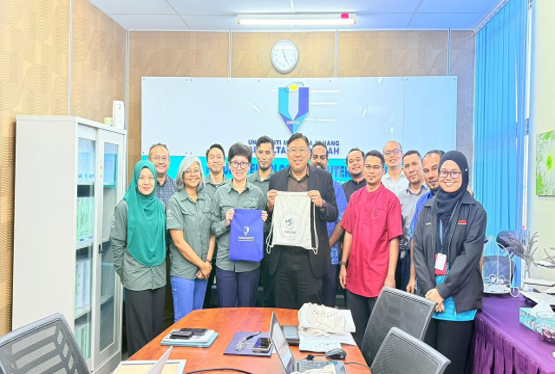 Fakulti Teknologi Kejuruteraan Awam, UMPSA telah menerima kunjungan daripada ENGGANG Pekan Sdn. Bhd. pada 27 Februari 2026. Sesi diskusi ini menjadi platform strategik untuk merintis kerjasama dalam bidang kepakaran bagi kelestarian alam sekitar setempat